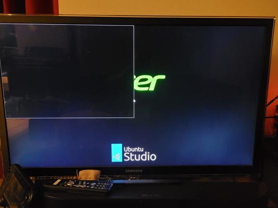 Installer hangs the upper right white box again, but THIS time it didn't clear the Acer logo first!