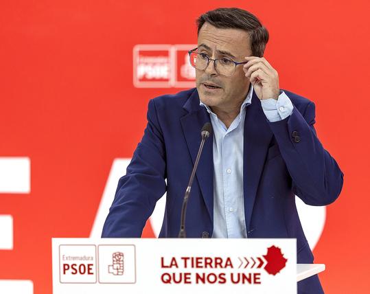 Se inician movimientos en Cáceres contra el barón extremeño por la situación "crítica" del partido tras su 'aforamiento exprés'