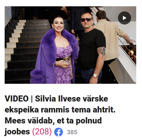 Silvia Ilves naeratab laialt. Ta iluoppidest groteskne nägu on küll tasakaalus, kuid ebainimlike põsesarnade ja huultega. Ta kannab lillat karvakraega mantlit ja lillat kohevat kleiti, millest ta büst napilt välja ei voola. Ta kõrval on tribal-tätoveeringuga päikseprillidega mees musta t-särgi ja tumedate teksastega. Pilt on tehtud Solarise 
kontserdimaja fuajees.

Pealkiri: "Silvia Ilvese värske ekspeika rammis tema ahtrit. Mees väidab, et ta polnud joobes."