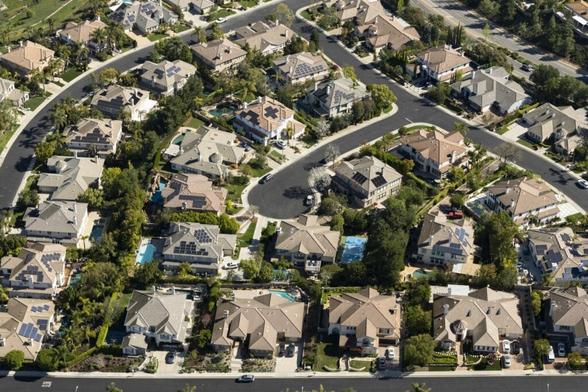 Home sale cancellations surge to near record highs