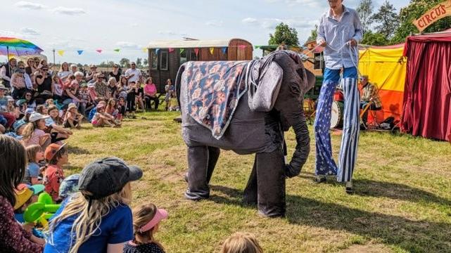An 34 der 87 Wunderpunkte gibt es Aktivitäten extra für die jungen Besuchenden des Festivals – eine Auswahl