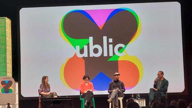 Geraldine de Bastion, Franziska Heine, Marc-Uwe Kling und Markus Beckedahl stellen die Kampagne #SaveSocial bei der re:publica vor.