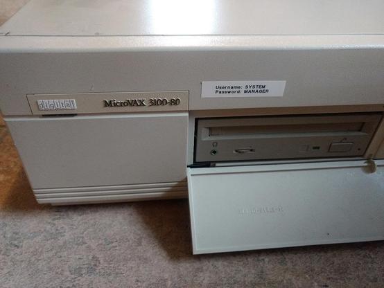 MicroVAX 3100-80