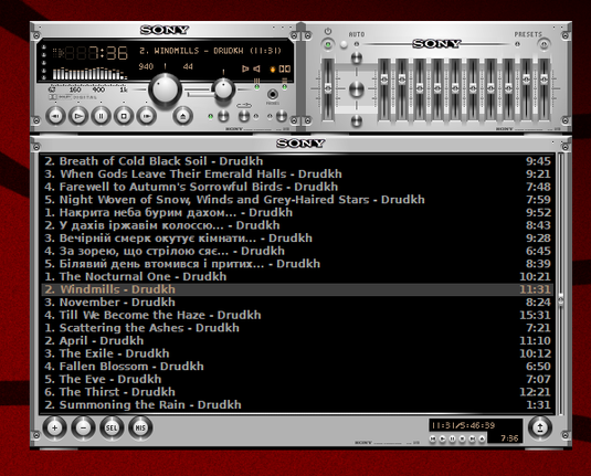 captura de una skin del winamp que simula ser un equipo hifi sony de color metalico