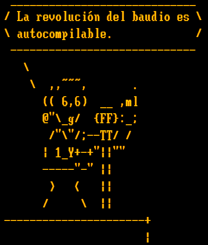 Un arte ASCII de Evita en el balcón ante el micrófono diciendo "La revolución del baudio es autocompilable".
