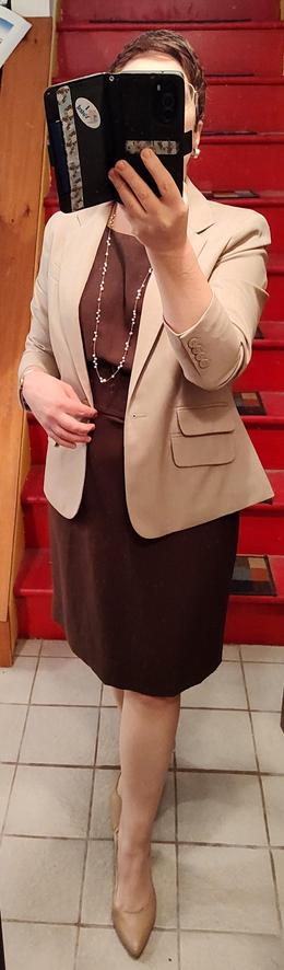 Brown silk blend shell dress, beige blazer with fake double pocket flap detail. Mermaid pearl necklace, beige slingbacks.