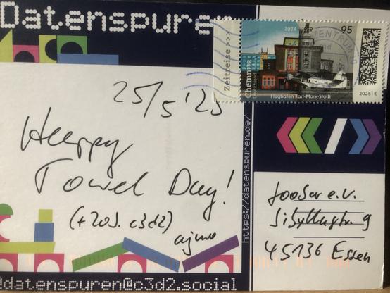 Postkarte mit Text: Happy Towel Day