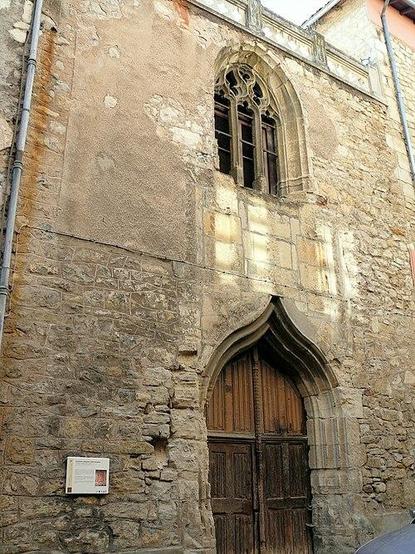 Ancienne église Saint-Jacques à #VillefranchedeRouergue (#Aveyron) Edifice gothique construit en 1455, en complément de l'hôpital Saint-Jacques. En 1752, l'hôpital devient la maison de la Miséricorde desservie ...
Suite 👉 https://monumentum.fr/monument-historique/pa12000029/villefranche-de-rouergue-ancienne-eglise-saint-jacques
#Patrimoine #MonumentHistorique
Photo CC-BY-SA 4.0 : MOSSOT