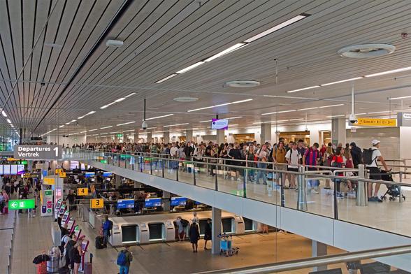 Wil jij de wachtrijen op Schiphol vermijden? Reserveer dan een tijdslot voor de securitycontrole bij Schiphol. In deze blog vertel ik je alles over het reserveren van een tijdslot. 👇

https://jtravelblog.nl/reserveren-van-een-tijdslot-voor-de-securitycontrole-op-schiphol/

#schiphol #tijdslot #security #vliegen