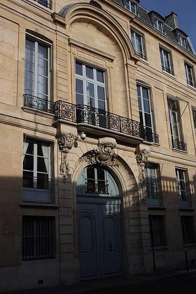Hôtel de Montalivet à #Paris7 (#Paris) Construit en 1736, 1737 pour la marquise de Feuquière. Intervention de Charles BOSCRY et du sculpteur Nicolas PINEAU. Occupé : à partir de 1764, par les La Rochefoucauld-L...
Suite 👉 https://monumentum.fr/monument-historique/pa00088724/paris-7e-arrondissement-hotel-de-montalivet
#Patrimoine #MonumentHistorique
Photo CC-BY-SA 4.0 : Reinhardhauke