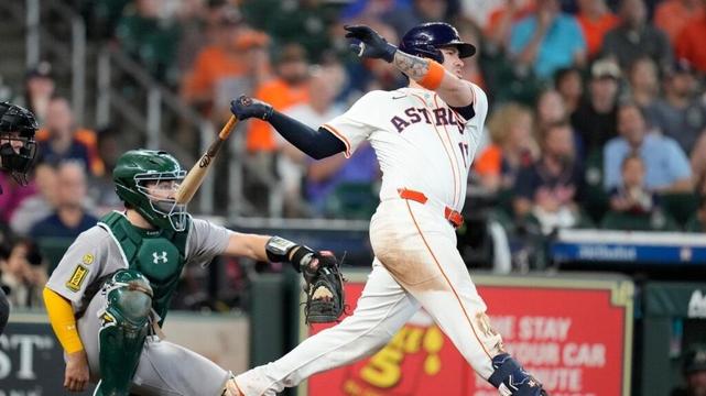 Astros rally in 7th inning to defeat Athletics 5-3