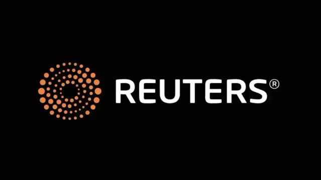 Shares edge lower, long-end yields rise after soft Japanese auction