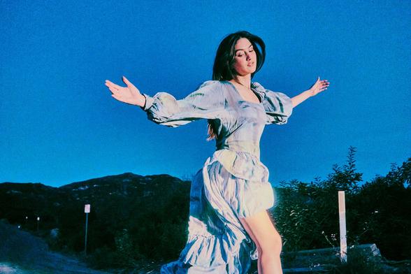 <img alt="Weyes Blood reunites with Drugdealer for new track &quot;Real Thing&quot;" src="https://theneedledrop.com/content/images/2025/05/WeyesBlood_credit_Ashley_Osborn_EPK.jpg" /><p>&quot;Musical family&quot; Natalie Mering and Michael Collins &#x2013; aka <strong>Weyes Blood</strong> and <strong>Drugdealer</strong> &#x2013; have a friendship that dates back over a decade, having first met by chance in Oakland, California. The pair have released two singles together over the years &#x2013; 2016&apos;s &quot;<a href="https://www.youtube.com/watch?v=eU4lQDu9rNE" rel="noreferrer">Suddenly</a>&quot; and 2019&apos;s &quot;<a href="https://www.youtube.com/watch?v=Wlykn_KSQ3o" rel="noreferrer">Honey</a>&quot; &#x2013; and today&apos;s release of &quot;Real Thing&quot; makes three.</p><p>The track began as a demo that Collins laid down with co-writer and producer Max Baby in Paris. As Collins describes in a press release: </p><blockquote>&quot;Immediately I realized that it was the perfect thing to show Nat, who I had been wanting to collaborate with again for years. After that we started working on it via multiple trips back and forth across the US, and it just became one of my favorite things we&#x2019;ve ever done.&#x201d;</blockquote><p>&#x201c;Natalie took the wheel and really wrote such amazing lyrics and harmonies as usual,&#x201d; he added, saying &quot;I can&#x2019;t really ask for more in terms of someone who inspired me to even get to this place in my songwriting.&quot;