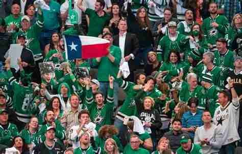 Crowd Chant! Yelling STARS and STAR During the National Anthem