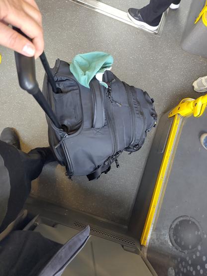 Koffer mit integriertem Rucksack.