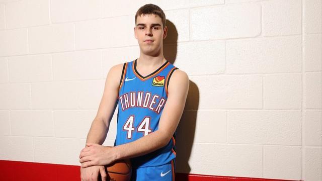 'Dynasty activated' - Fans stunned after being reminded Thunder are adding forgotten 6ft 6in point guard next season