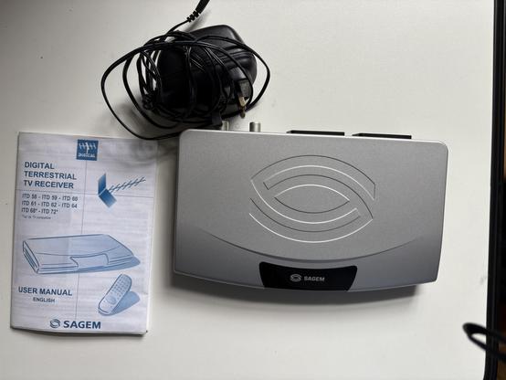 Sagem digital terrestrial tv receiver with power supply and manual