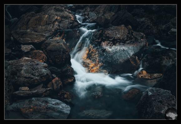Ordinary small stream between the rocks.