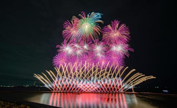 万博の月替わり花火イベント、5月31日は福島県「双葉花火」が演出を担当。雨天決行、来場者数は最多となる見込み - トラベル Watch