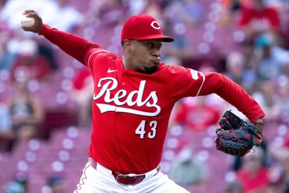 Dodgers Trade for Alexis Diaz, Move Evan Phillips to 60-Day IL