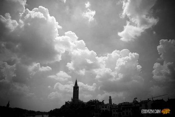 "Any man filled with empathy is capable of gaining valuable insights on the human condition through the suffering of others. You do not need to suffer to know suffering, but you need empathy first to identify and feel the suffering of others around you."
~ Suzy Kassem
#Verona #Italia 2007
#sonyalpha #a100
ƒ/5.6 1/2500 17mm ISO200
#architecture #photography #Italy #Europe #gooutside #lightroom #blackandwhite #monochrome #bwphotography #exploration #goexplore #wanderer #bw #streetphotography #blackandwhitephotography #urbanphotography #citystreets #quote