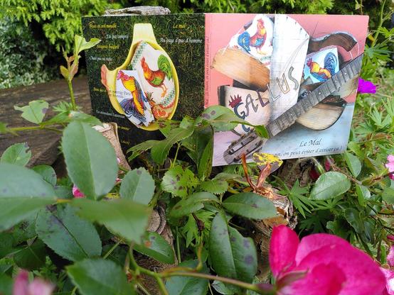 Non mais vous croyez quoi ? Que les disques, compacts ou vinyles, poussent dans les rosiers ? Eh bien non ! Pas du tout !

Vous nous soutenez ? 🤪 

http://duogallus.fr/aidez-nous-pour-le-troisieme-album/

#musique #photo #fleuristonfil #rose #roses #fleurs #art #mastoart #chanson #blues #folk #vinyle #disque #mastoart