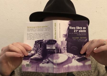 Dimanche 8 juin de 16h à 18h, Léa Deneuville et moi serons au salon Quartier du Livre, à la mairie du 5ème arrondissement de Paris, pour accompagner notre essai intitulé « Vivre libre au 21e siècle (ou le leurre du progrès technologique) ». Si vous souhaitez nous trouver, cherchez-nous en salle Agora Jacqueline de Romilly !

Voici ce que @bortzmeyer@mastodon.gougere.fr avait pensé de notre travail d'écriture : https://www.bortzmeyer.org/vivre-libre.html

#vendredilecture #lecture #livre #livres #politique #numérique #essai