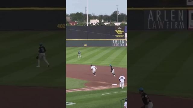George Lombard Jr. SMOKES his first triple in Double-A 🔥 #yankees #mlb #newyorkyankees #nyy