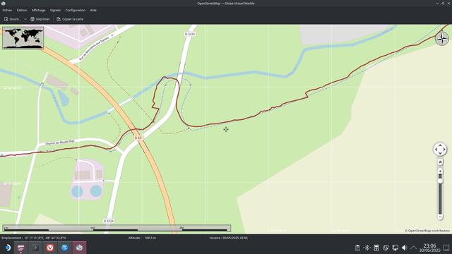 Tracé (gps) par rapport à la voie verte… On voit clairement l'absence de précision.Ça a la même forme, mais décalé sur le terrain