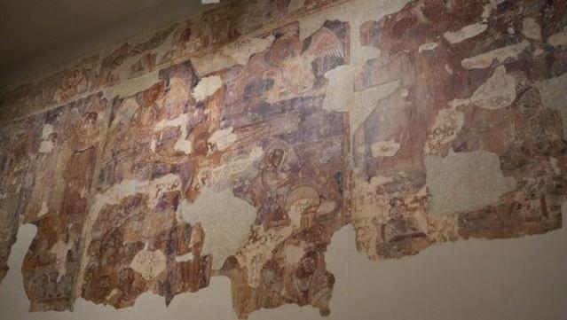Una de les pintures murals que hi ha al MNAC i que el Suprem ha ordenat tornar al monestir de Sixena (ACN/Eli Don)