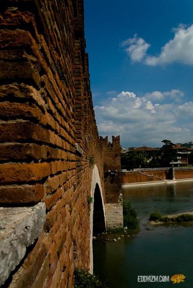 "Most hatred is based on fear, one way or another. Yeah. I wrapped myself in anger, with a dash of hate, and at the bottom of it all was an icy center of pure terror."
~ Laurell K. Hamilton
#Verona #Italia 2007
#SONY #A100
ƒ/6.3 1/500 17mm ISO200
#architecture #photography #Italy #Europe #gooutside #travel #oldworld #old #lightroom #exploration #goexplore #wanderer #quote #fear
