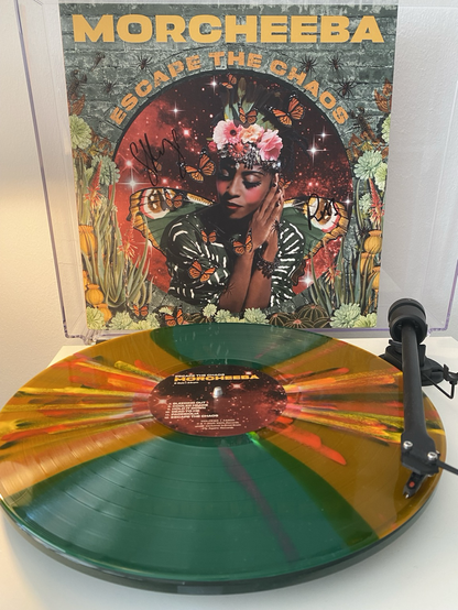 #morcheeba s new Album „Escape the Chaos“ First Edition Vinyl, numbered and signed by #skye and #ross 😃. Super album 💿! Like it very much! Can’t wait to see the band in Germany! #EscapeTheChaos #vinylrecord