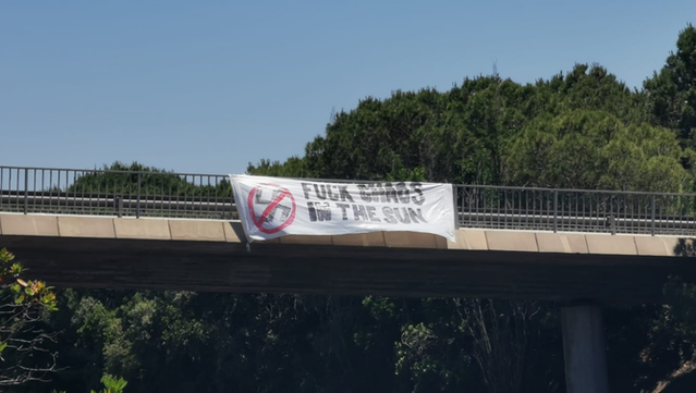 Pancarta de protesta contra el festival d'extrema dreta a Santa Susanna (Alt Maresme Antifeixista)