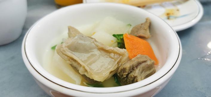 羊肉萝卜汤