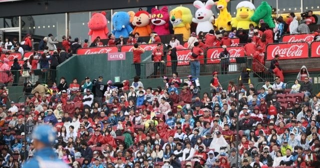 「楽天の人気が…なぜ低迷？」「巨人の若者人気、復活あるか」甲子園球児が選ぶ“好きなプロ野球チーム”で検証…やはりスゴい「中日と阪神の“地元熱”」 - プロ野球 - Number Web