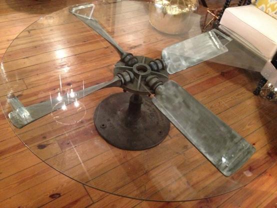 10-meubles-en-pieces-d-avion-recyclees-design-table-helice-vintage