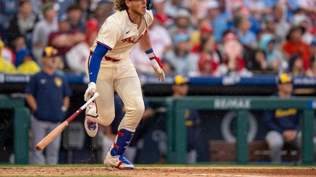 Hoskins has 2 HRs and 6 RBIs, Chourio adds 4 hits and 5 RBIs as Brewers beat Phillies 17-7