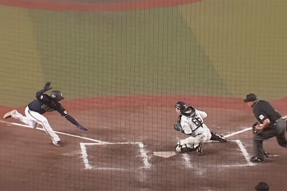 見逃さなかった"神走塁"に「球審すげぇ」　ファン感心…勝敗分けた一瞬「ナイスジャッジ」 | Full-Count