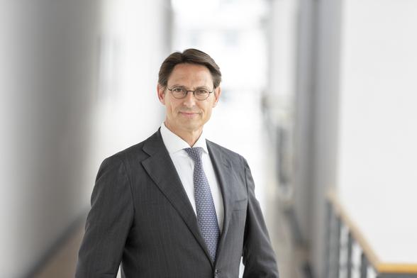 portrait of Christopher Hebling