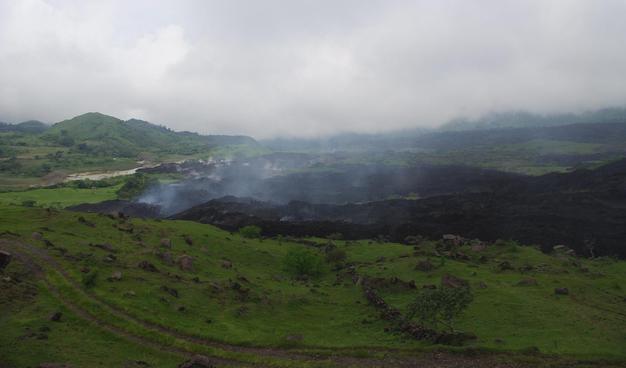 Coulée de lave du volcan Pacaya (Guatemala) en 2010. CC BY Jean-Marie Prival.