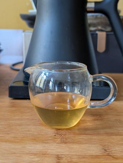 Tea from second infusion in gongdaobei