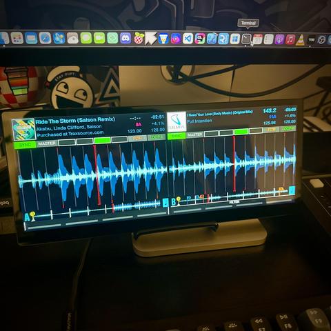A Prechen 12.5 LCD screen displaying two windows from the DJ Mirror Traktor mod.