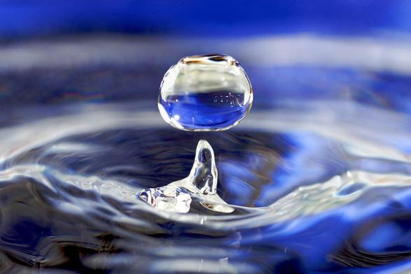 Кропля вады.

#waterdrop #wikipedia #clearwater