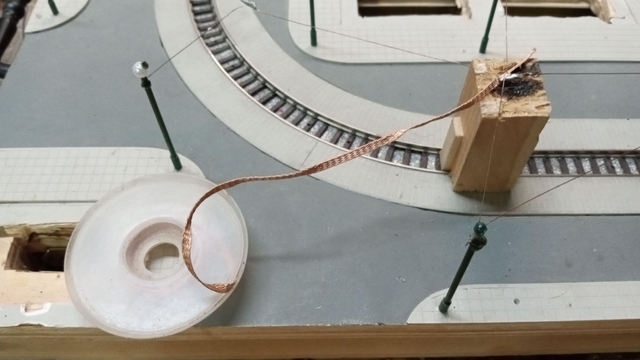 this copper braid stuff is how you *un*-solder