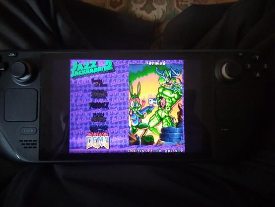 Jazz Jackrabbit 2 - Shareware demo, détournement du logo du jeu Doom en Demo