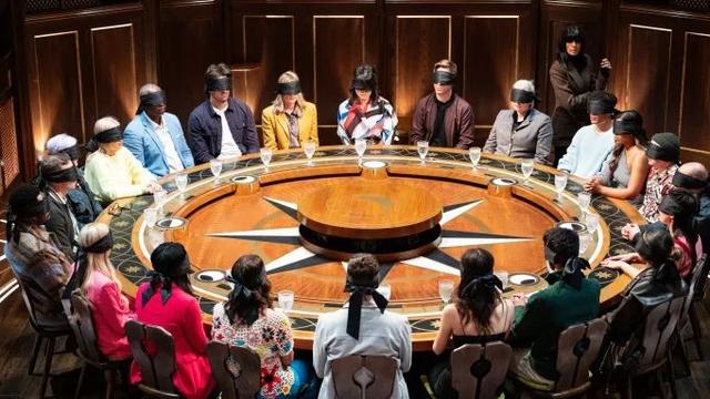 "We're all in the dark, and it's getting darker". The premiers sit around a wooden table, blindfolded, as Prime Minister Carney prepares to select the latest group of Faithfuls.