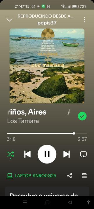 Captura no móbil. Airiños, Aires_ Los Tamara
Foto das dos 70,  con lanchas na ría, a máis perto pintada en verde