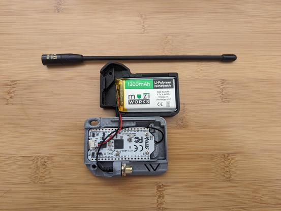 assembling Heltec V3 radio and battery into 3D printed case