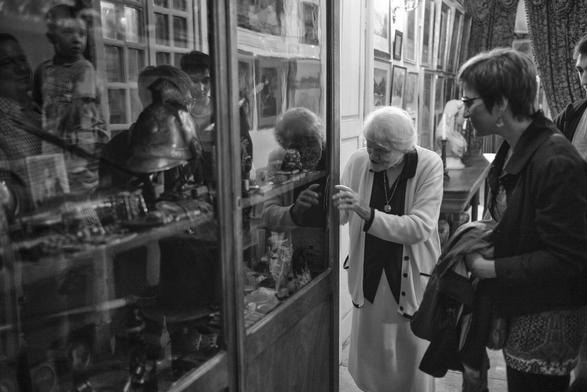 La mère, décédée l'année dernière à 103 ans environs) qui faisait encore les visites