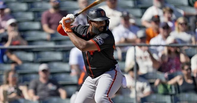 Versatile Jerar Encarnación returns to Giants after March surgery on his broken left hand | MLB